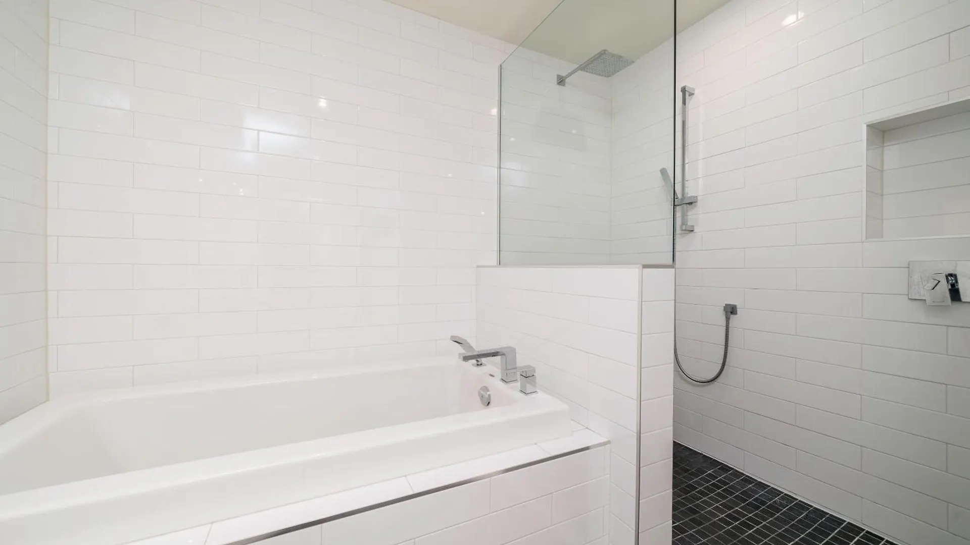 Deluxe Penthouse / / 2 In 1 Downtown Quebec City