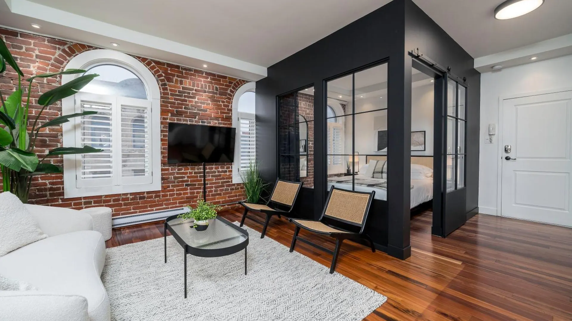 Deluxe Penthouse / / 2 In 1 Downtown Quebec City