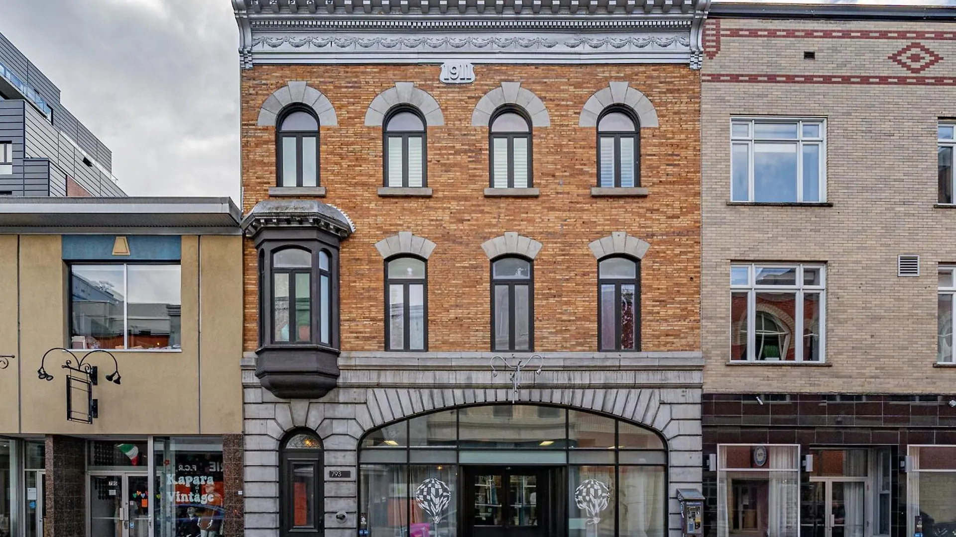 Deluxe Penthouse / / 2 In 1 Downtown Quebec City Apartment
